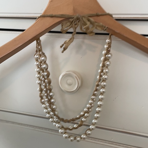 Pearl and ribbon necklace - Picture 3 of 3